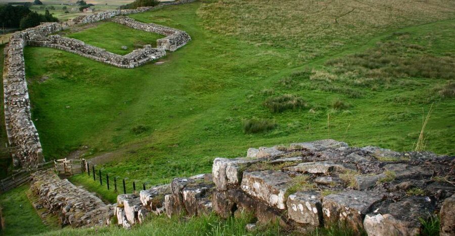 Hadrian's Wall: 4.5-Hour Guided Tour - Hadrian’s Wall and Vindolanda in one 4.5-hour loop