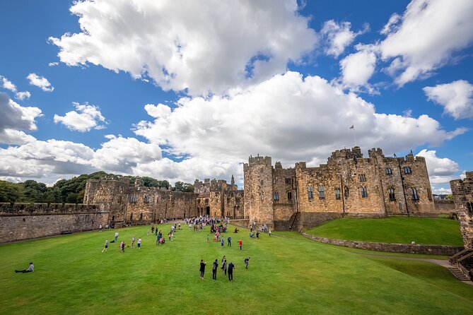 Harry Potter's Alnwick Castle and Scottish Borders Day Trip - Stop 2: Alnwick Castle, the Hogwarts connection, and how to use your 2 hours 30 minutes