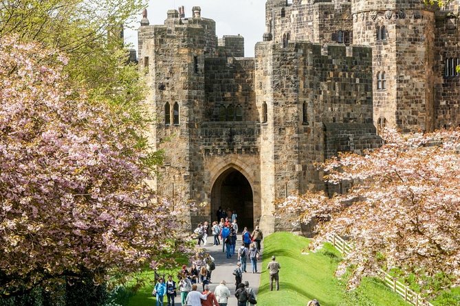 Harry Potter's Alnwick Castle and Scottish Borders Day Trip - Stop 1: Bamburgh Castle and the North Sea views (the 1 hour 15 minute reality)