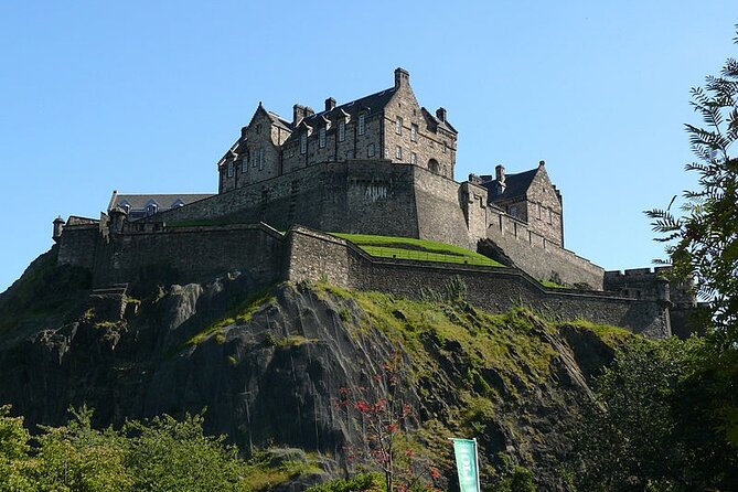 Harry Potter’s Edinburgh: A Self-Guided Audio Tour - Stop 1 outside Edinburgh Castle: a filming location, no tickets needed