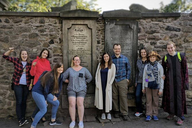 Harry Potter Tour & Edinburgh Castle Visit - Stop Along the Royal Mile: Where Edinburgh Sets the Mood