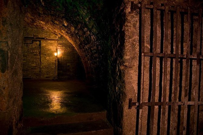 Haunted Vaults Walking Tour in Edinburgh - Why Edinburgh vaults feel different than other spooky tours