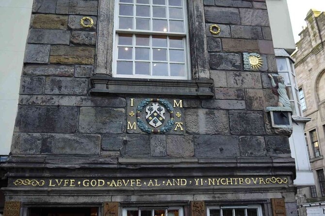 Highlights from the Royal Mile: A Self-Guided Audio Tour - Around Mercat Cross: mob violence, punishment, and how the street tells dark stories
