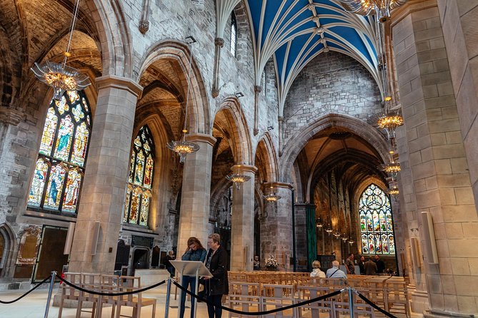 Highlights & Hidden Gems With Locals: Best of Edinburgh Private Tour - The Extra Stops Your Guide May Add for Your Interests