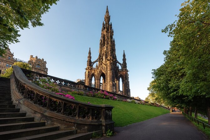 Historic Edinburgh and Rosslyn Chapel Full-Day Private Tour in a Premium Minivan - Royal Mile Drive and Finish at Holyroodhouse
