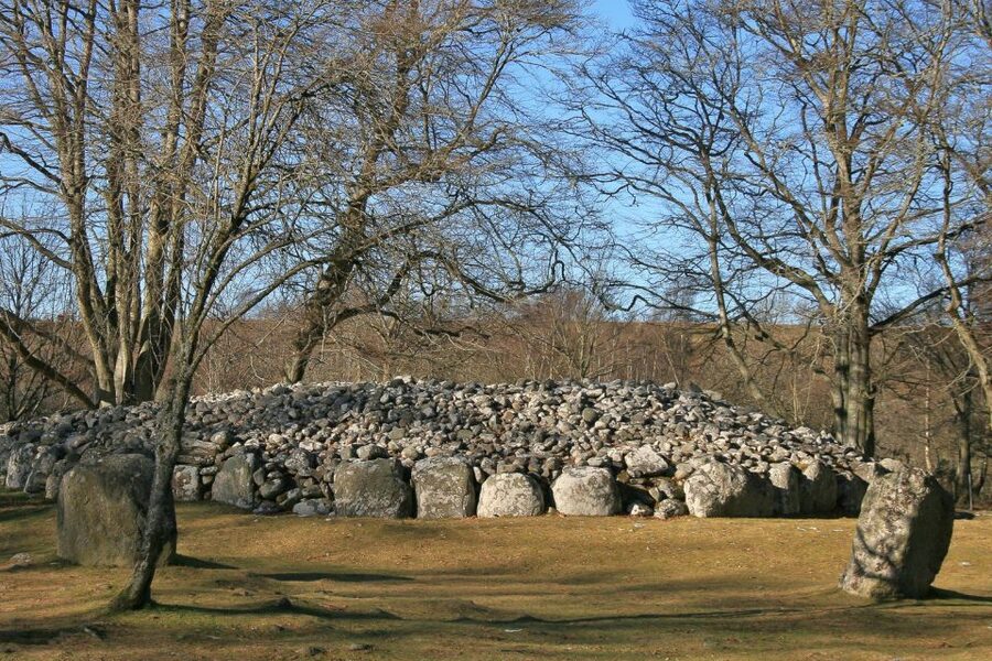 Inverness and The Highlands 2-Day Tour from Edinburgh - Clava Cairns and the Cairngorms National Park break