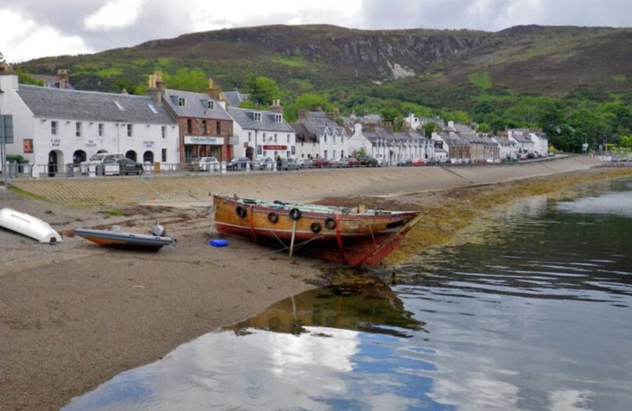 Isle of Skye and the Highlands 5-Day Tour from Edinburgh - Day 2: Assynt, Ardvreck Castle ruins, Achmelvich Bay, and Lochinver