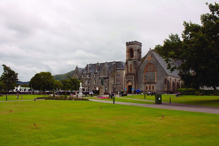Isle of Skye and West Highlands: 4-Day Tour from Edinburgh - Small-Group Comfort: Up to 16 People, a Luxury Mercedes Coach, and Guide Power