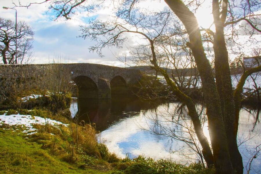 Loch Lomond, Highlands & Stirling Castle Tour from Edinburgh - The historical driving moments you get for free