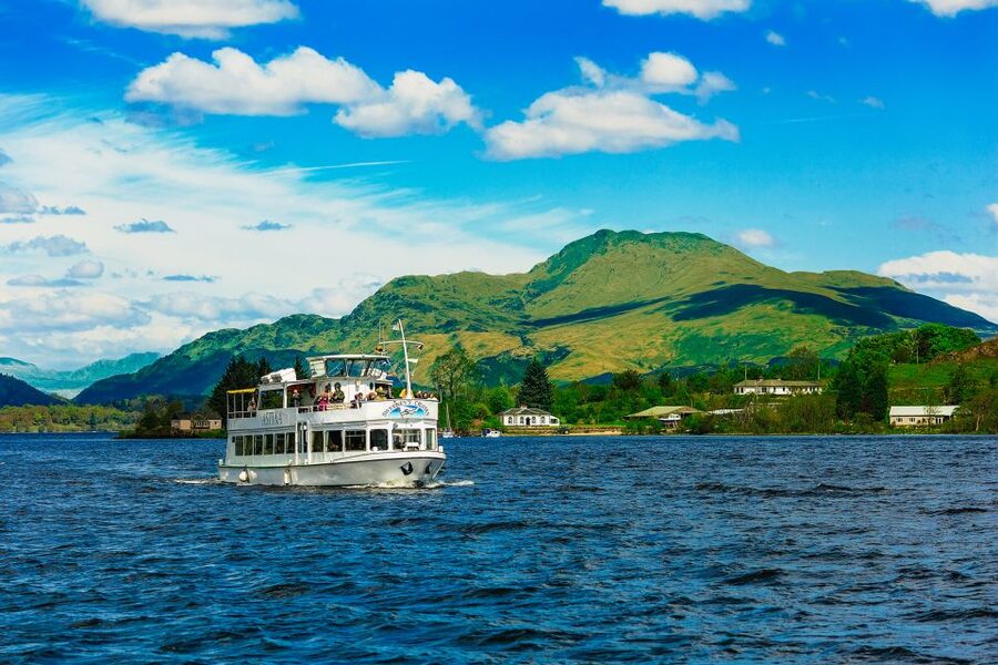 Loch Lomond: Scottish Highlands Sightseeing Cruise - The opening stretch: stately homes, loch views, and getting your bearings fast