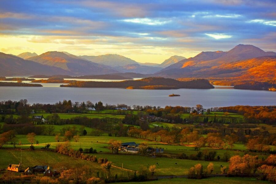 Loch Lomond, Stirling Castle, & Kelpies Tour from Edinburgh - A Highlands hit list in one day, starting in Edinburgh