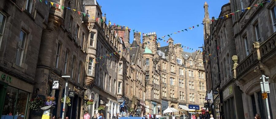 Magic and Legends in Edinburgh: Small Group Walking Tour in French - Key points you will care about