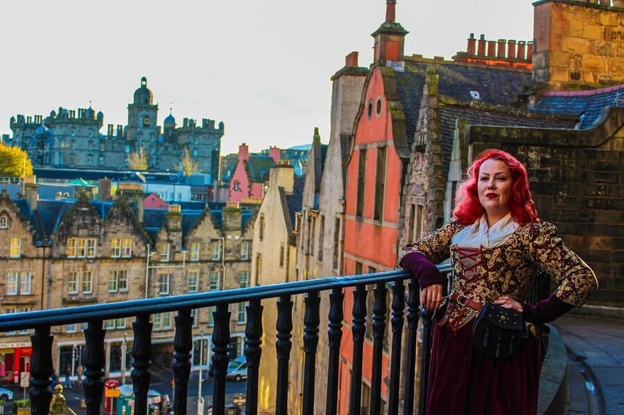 Magical Edinburgh Walking Tour - Where the stops fit: Old Town, Johnston Terrace, and Greyfriars Kirkyard