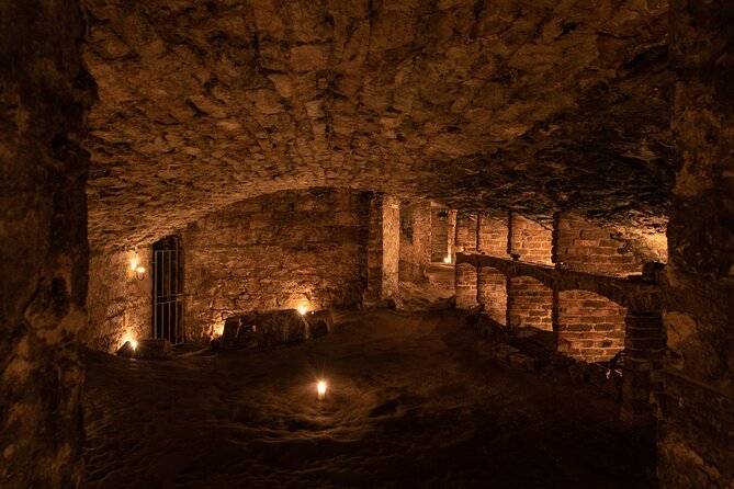 Multi-Sensory Haunted Underground Vaults Tour in Edinburgh - Guide Performance, Character Work, and Interactive Storytelling