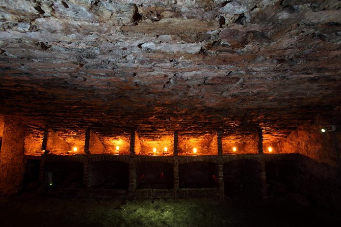 Multi-Sensory Night Walking Tour with Haunted Vaults in Edinburgh - Your 60-Minute Route: Mercat Cross to the Vaults