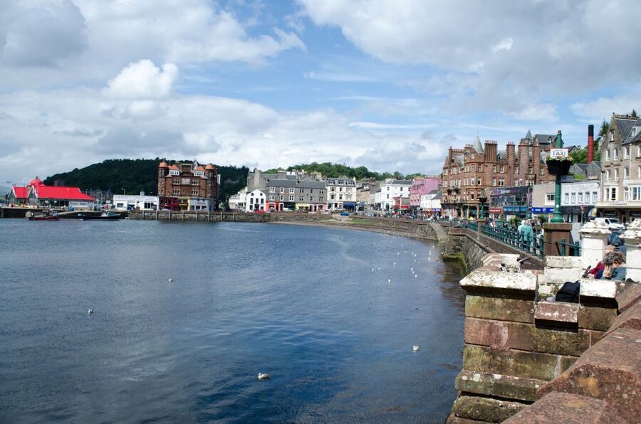 Oban, Lochs & Inveraray Full-Day Tour from Edinburgh - First, the route makes sense: Edinburgh to Glasgow, then deep into the Highlands
