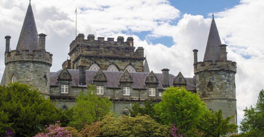 Oban, Lochs & Inveraray Full-Day Tour from Edinburgh - Inveraray: Campbell country, sweets stop, and Loch Fyne beauty