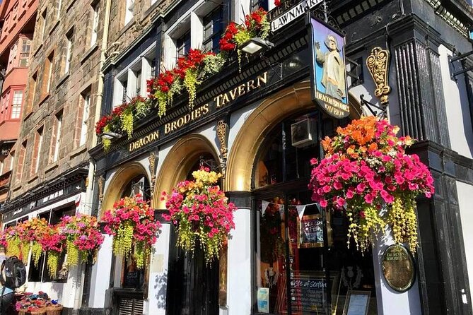 Old Edinburgh Private Walking Tour - Your 90 minutes on the Royal Mile and Old Town