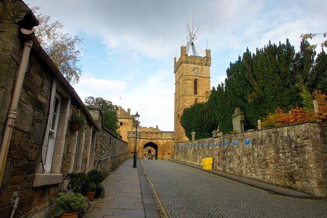 On the Trail of Mary Queen of Scots Private Tour in a Minivan from Edinburgh - Why a Mary Queen of Scots Minivan Day Works So Well
