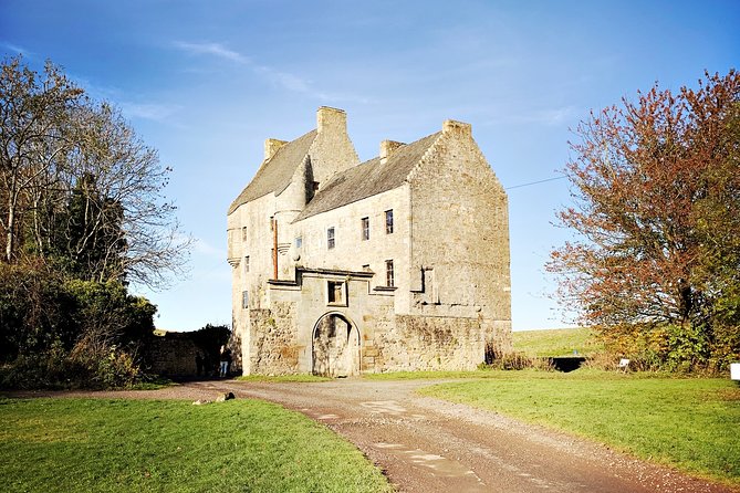 Outlander Odyssey: Outlander Filming Locations Private Day Tour - Blackness Castle on the Firth of Forth: the fortress with screen power