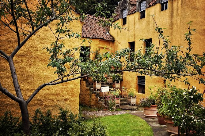 Outlander Odyssey: Outlander Filming Locations Private Day Tour - Culross and Crainsmuir-style wandering: a free stop with real calm