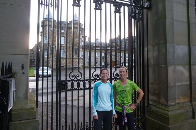 Panoramic Running Tour of Edinburgh - Those Extra Stops: The Palace Where the Queen Spends One Week, and the Hanging Tales