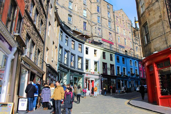 Private 4h Walking Tour in Edinburgh with Edinburgh Castle Tour - Victoria Street and St Giles Cathedral: Classic Edinburgh and a Pop-Culture Bonus