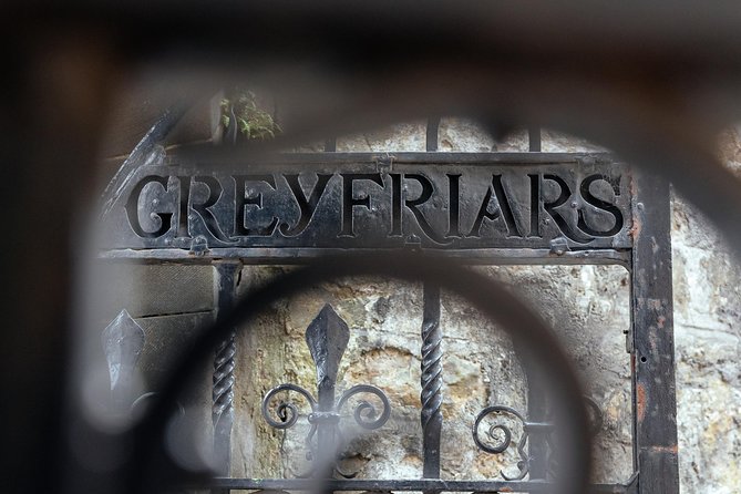 Private City Kickstart Tour: Edinburgh - What you actually get: guide-led orientation and local tips you can use immediately