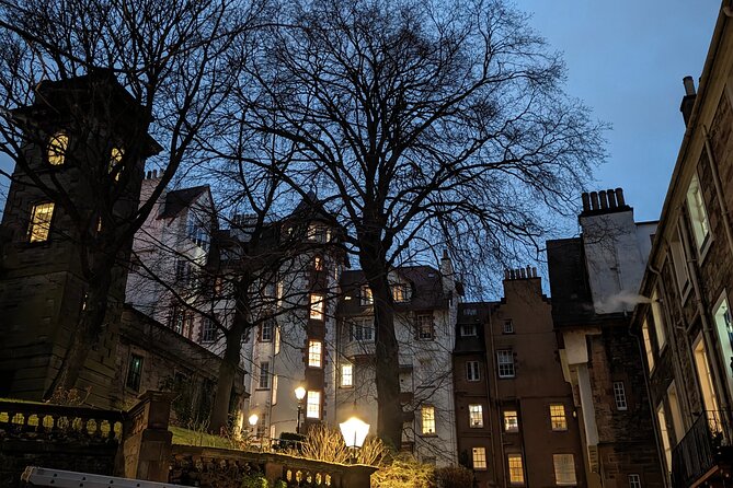 Private Dark History Tour: Eerie Edinburgh - Stop 4: The Royal Mile, tourist hot spot, health hazard