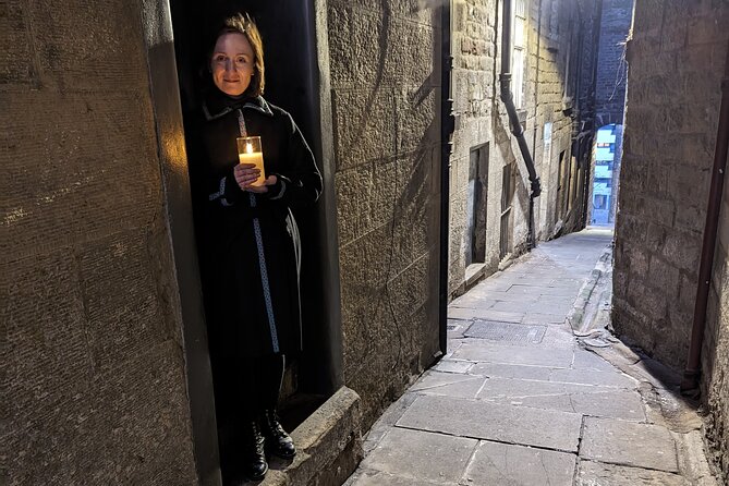 Private Dark History Tour: Eerie Edinburgh - Stop 5: Tron Kirk, what a tron is and why it matters