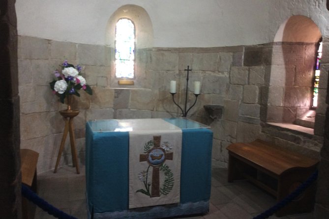 Private Edinburgh Castle Tour - St Margaret’s Chapel (10 Minutes): Oldest Building, Short Stop, Big Meaning