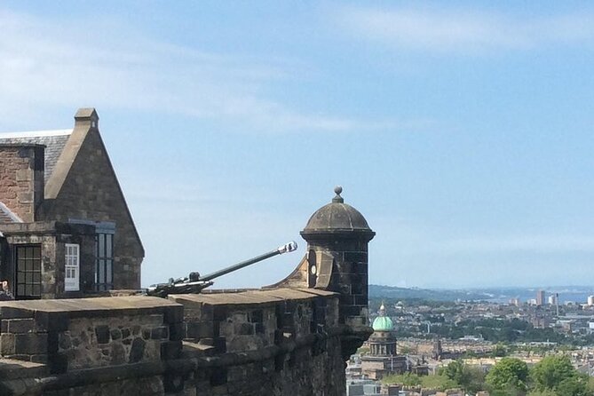 Private Edinburgh Castle Tour - How Andy’s Guide Style Shows Up in Real Life