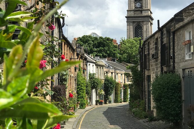 Private Edinburgh City 4-Hour Guided Tour in a black cab LEVC TX - Greyfriars Kirkyard: a short stop with big atmosphere