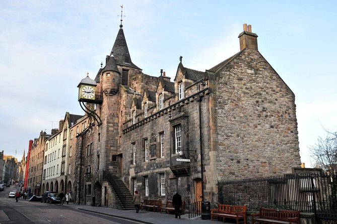 Private Edinburgh City Half-Day Tour - Holyrood Palace, Scottish Parliament, and the Old Town to New Town Shift