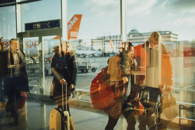 Private Edinburgh Departure Transfer - Hotel / Accommodation to Airport - Getting Dropped Off at Edinburgh Airport, Including the Unseen Walking Routes