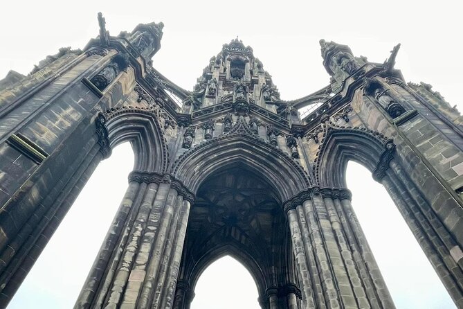 Private Executive Edinburgh Airport transfers to Edinburgh City - Airport to City in One Smooth Stretch
