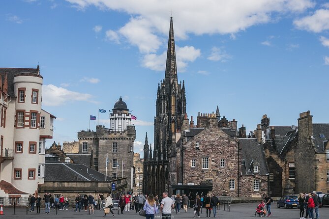 Private Full-Day Walking Tour in Edinburgh with Edinburgh Castle - Edinburgh Castle Time: Included Admission and Battle-Story Focus
