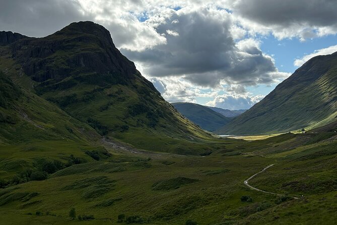 Private Harry Potter, Glenfinnan Viaduct, Highland Edinburgh Tour - Dalwhinnie and the Commando Monument with Ben Nevis looming