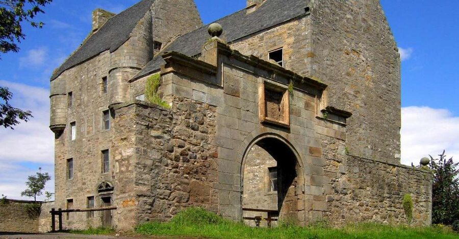 Private Outlander Tour for Small Groups - Inverness (Falkland, Fife) and the Duke of Sandringham Residence