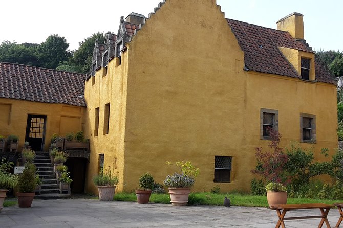 Private Outlander Tour from Edinburgh - The 1940s train station scene at Bo’ness and Kinneil Railway