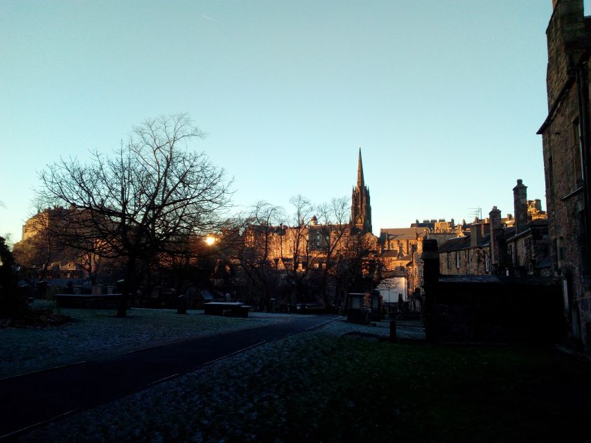 Private tour: History and Mystery in Edinburgh's Old Town - St Giles Cathedral: Sacred Space and Street-Level Meaning