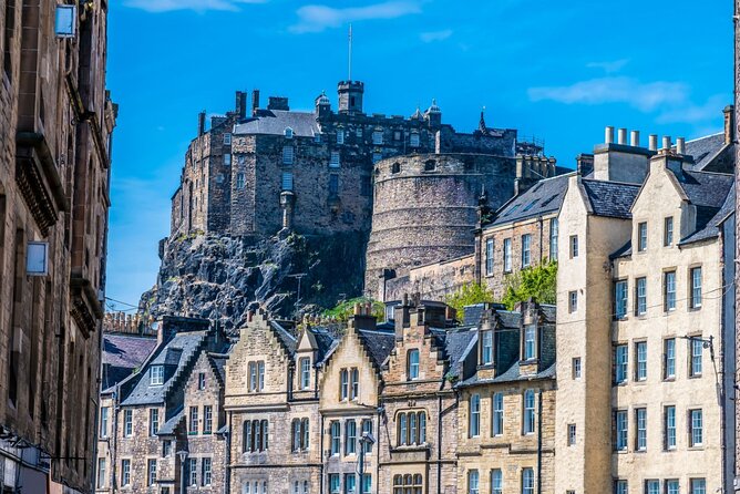 Private Walking Tour of Edinburgh Castle with Skip-the-Line - Getting Your Bearings on the Royal Mile