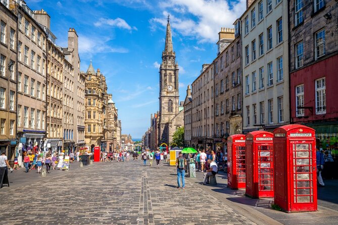 Private Walking Tour of Edinburgh Castle with Skip-the-Line - Edinburgh Castle Highlights: Crown Jewels and the Sense of Scale