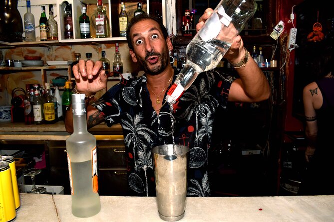 Pub Crawl in Edinburgh - Nightlife on a schedule, without the planning headache