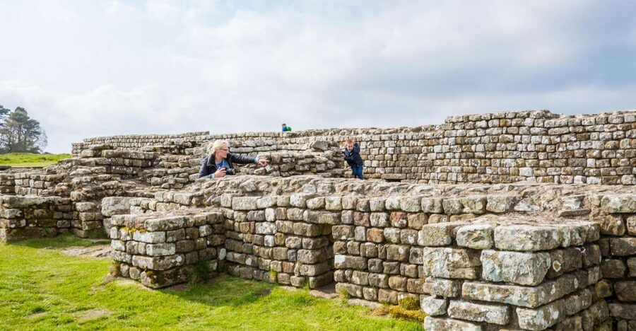 Rosslyn Chapel and Hadrian's Wall Small Group Day Tour - Crossing at Carter Bar, Where Border Reivers Made Trouble