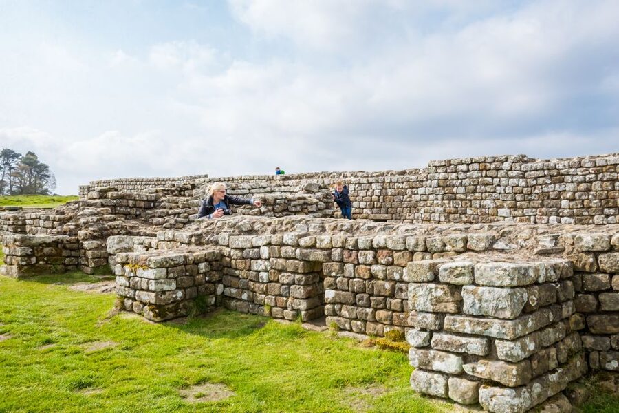 Rosslyn Chapel and Hadrian's Wall Small Group Day Tour - Hadrian’s Wall at Housesteads Fort and the Wall Walk You Shouldn’t Skip