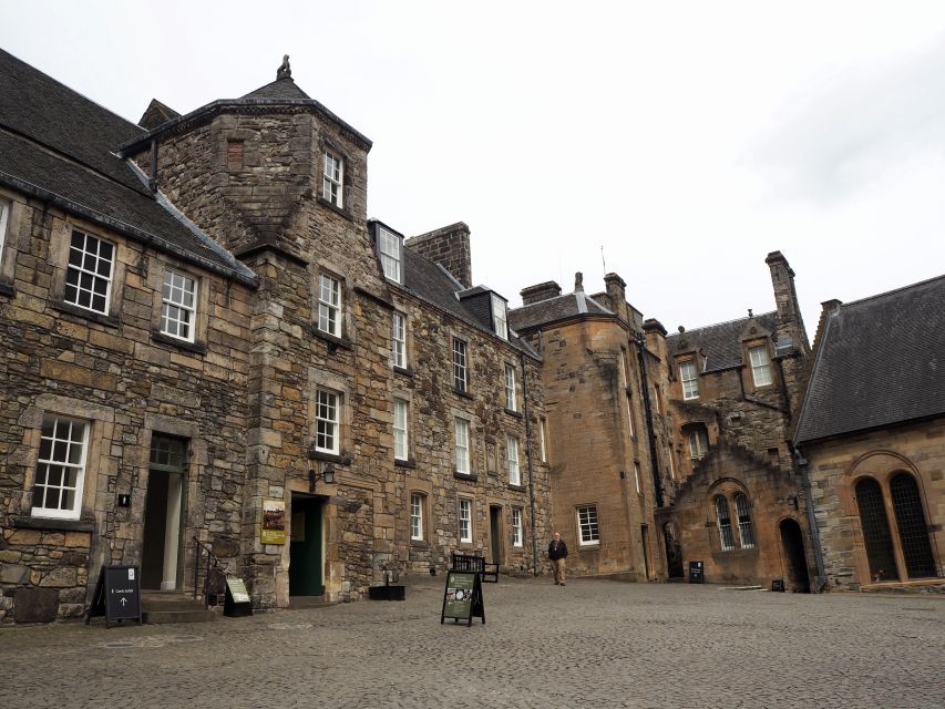 Rosslyn Chapel, Stirling Castle & Dunfermline Abbey Tour - Stirling Castle and the City of Heroes