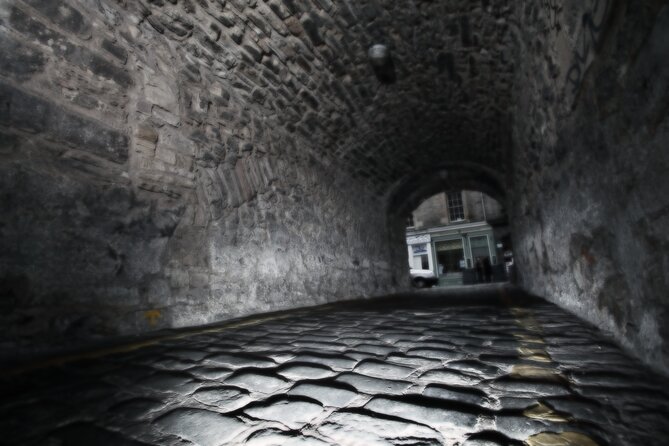 Small Group Edinburgh Underground Vaults & Graveyard Ghost Tour - What You’ll Hear: Torture, Cannibals, Witchery, and Dark Humor