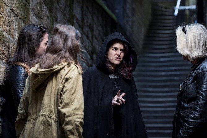 Small Group Ghost Tour incl. Underground Vaults & free drink in Megget's Cellar - Price and Logistics: Getting Value From the Inclusions