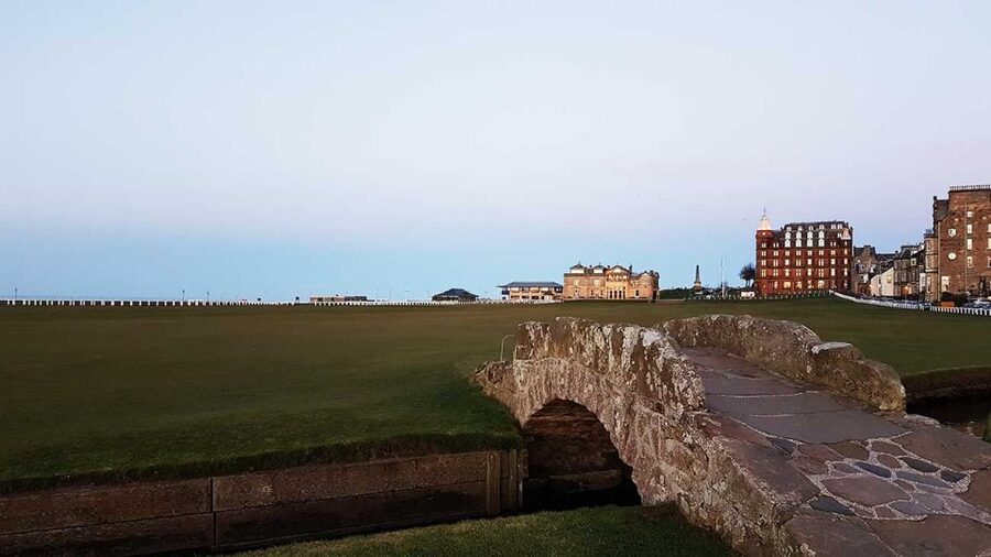 St Andrews: Guided Walking Tour, 12pm, 2pm daily - St Andrews Cathedral and Castle: faith, power, and major landmarks